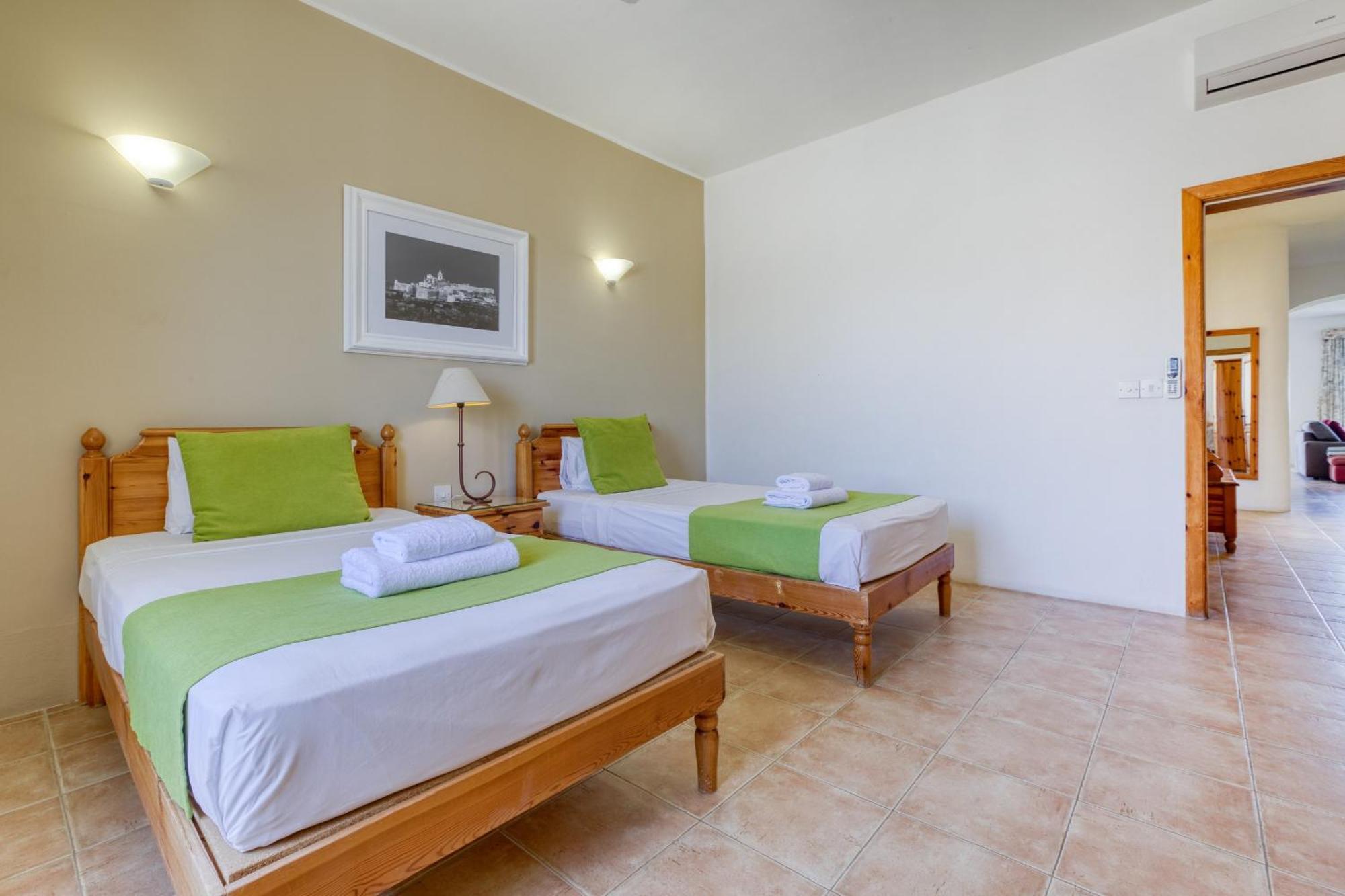 Ta Frenc Apartments Għasri Exteriör bild